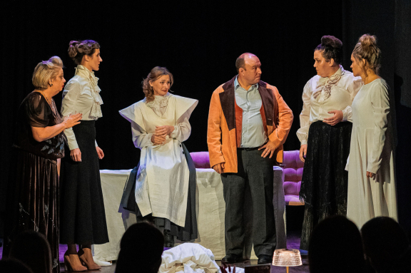 "&Kcy;&tcy;&ocy; &ucy;&bcy;&icy;&lcy; &Pcy;&acy;&tcy;&rcy;&icy;&kcy;&acy;&quest;"&period; &Kcy;&ocy;&mcy;&iecy;&dcy;&icy;&jcy;&ncy;&ycy;&jcy; &dcy;&iecy;&tcy;&iecy;&kcy;&tcy;&icy;&vcy;&period;