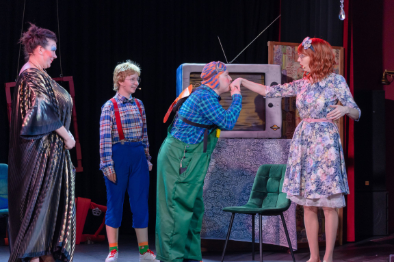 &Scy;&mcy;&iecy;&shcy;&ncy;&ocy;&jcy; &chcy;&iecy;&lcy;&ocy;&vcy;&iecy;&chcy;&iecy;&kcy; &ncy;&acy; &kcy;&rcy;&ycy;&shcy;&iecy; &zhcy;&icy;&vcy;&iocy;&tcy;