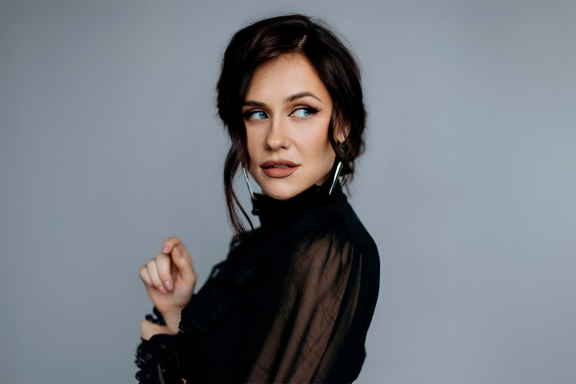 &Ocy;&lcy;&softcy;&gcy;&acy; &Mcy;&acy;&lcy;&acy;&shchcy;&iecy;&ncy;&kcy;&ocy;&period; Stand Up &Ncy;&ocy;&vcy;&ocy;&scy;&icy;&bcy;&icy;&rcy;&scy;&kcy;