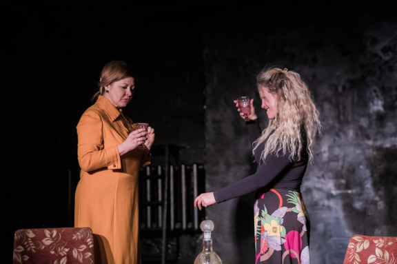 &Ncy;&iecy; &CHcy;&iecy;&khcy;&ocy;&vcy;&period; &Dcy;&vcy;&iecy; &scy;&iecy;&scy;&tcy;&rcy;&ycy;