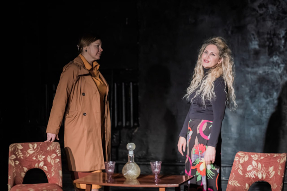 &Ncy;&iecy; &CHcy;&iecy;&khcy;&ocy;&vcy;&period; &Dcy;&vcy;&iecy; &scy;&iecy;&scy;&tcy;&rcy;&ycy;