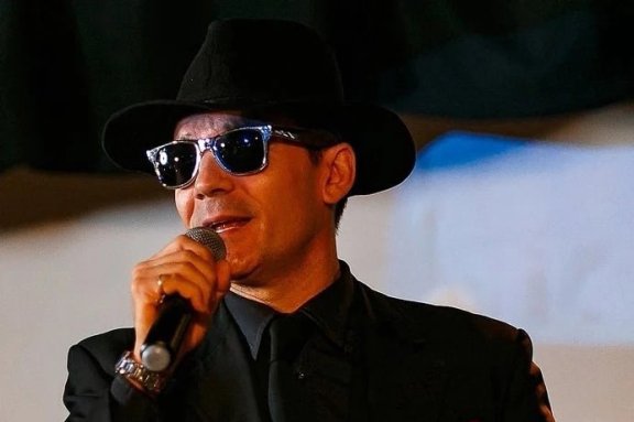 &Pcy;&rcy;&acy;&zcy;&dcy;&ncy;&icy;&chcy;&ncy;&acy;&yacy; &pcy;&rcy;&ocy;&gcy;&rcy;&acy;&mcy;&mcy;&acy; Amaretti Canzoni "&ZHcy;&icy;&zcy;&ncy;&softcy; &pcy;&rcy;&iecy;&kcy;&rcy;&acy;&scy;&ncy;&acy;"