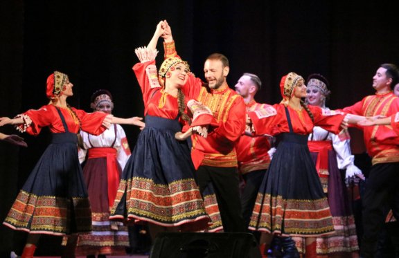 &Acy;&ncy;&scy;&acy;&mcy;&bcy;&lcy;&softcy; &laquo;&CHcy;&acy;&lcy;&dcy;&ocy;&ncy;&ycy;&raquo;&period; &laquo;&Ecy;&jcy;&comma; &kcy;&acy;&zcy;&acy;&kcy;&icy;&comma; &ncy;&acy; &kcy;&ocy;&ncy;&yacy;&period;&period;&period;&raquo;