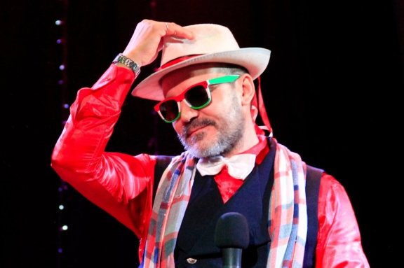 &Pcy;&rcy;&acy;&zcy;&dcy;&ncy;&icy;&chcy;&ncy;&acy;&yacy; &pcy;&rcy;&ocy;&gcy;&rcy;&acy;&mcy;&mcy;&acy; Amaretti Canzoni "&ZHcy;&icy;&zcy;&ncy;&softcy; &pcy;&rcy;&iecy;&kcy;&rcy;&acy;&scy;&ncy;&acy;"