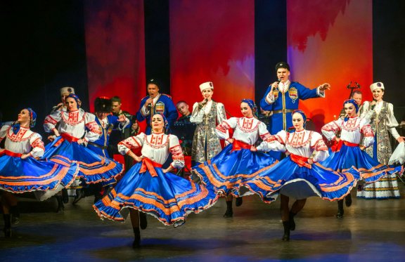 &Acy;&ncy;&scy;&acy;&mcy;&bcy;&lcy;&softcy; &laquo;&CHcy;&acy;&lcy;&dcy;&ocy;&ncy;&ycy;&raquo;&period; &laquo;&Ecy;&jcy;&comma; &kcy;&acy;&zcy;&acy;&kcy;&icy;&comma; &ncy;&acy; &kcy;&ocy;&ncy;&yacy;&period;&period;&period;&raquo;