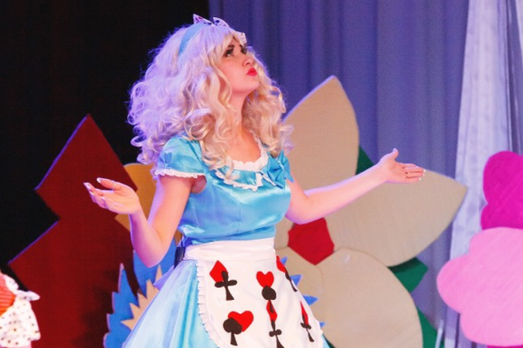 #сказкиудиви «Алиса в Новогодней стране чудес»