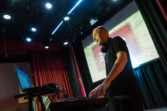 "&Mcy;&ucy;&zcy;&ycy;&kcy;&acy;&lcy;&softcy;&ncy;&ocy;&iecy; &lcy;&ocy;&tcy;&ocy;" &Icy;&gcy;&rcy;&acy;-&kcy;&acy;&rcy;&acy;&ocy;&kcy;&iecy;