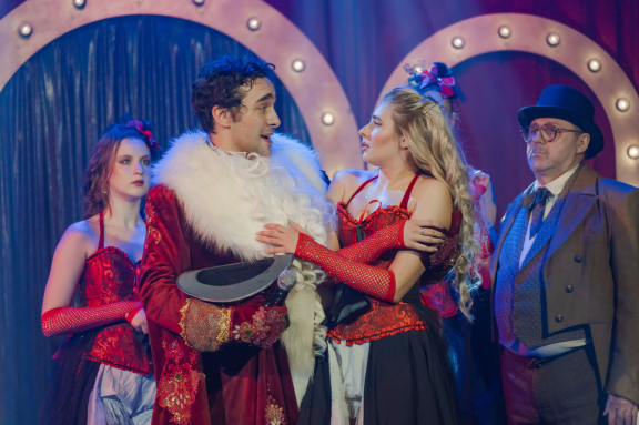 &laquo;&Kcy;&acy;&ncy;&Kcy;&acy;&ncy;&raquo; Cabaret-&Ncy;&ocy;&vcy;&ycy;&jcy; &gcy;&ocy;&dcy;&period; &Icy;&ncy;&tcy;&iecy;&rcy;&acy;&kcy;&tcy;&icy;&vcy;&ncy;&ycy;&jcy; &shcy;&ocy;&ucy;-&scy;&pcy;&iecy;&kcy;&tcy;&acy;&kcy;&lcy;&softcy;