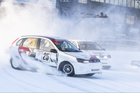 Автомобильное ледовое шоу «Трек-400». Ледовая гонка