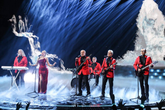 ВИА «Поющие Гитары». Люди встречаются