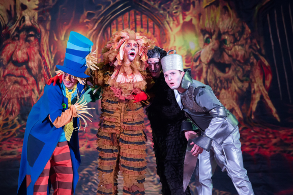 &Mcy;&ocy;&scy;&kcy;&ocy;&vcy;&scy;&kcy;&acy;&yacy; &pcy;&rcy;&iecy;&mcy;&softcy;&iecy;&rcy;&acy; &fcy;&ecy;&ncy;&tcy;&iecy;&zcy;&icy;-&scy;&pcy;&iecy;&kcy;&tcy;&acy;&kcy;&lcy;&yacy; "&Vcy;&ocy;&lcy;&shcy;&iecy;&bcy;&ncy;&icy;&kcy; &Icy;&zcy;&ucy;&mcy;&rcy;&ucy;&dcy;&ncy;&ocy;&gcy;&ocy; &Gcy;&ocy;&rcy;&ocy;&dcy;&acy;" &ocy;&tcy; &rcy;&iecy;&zhcy;&icy;&scy;&scy;&iocy;&rcy;&acy; &Mcy;&ocy;&scy;&kcy;&ocy;&vcy;&scy;&kcy;&ocy;&gcy;&ocy; &tcy;&iecy;&acy;&tcy;&rcy;&acy; &Ncy;&period; &Scy;&acy;&tscy; &Vcy;&period; &Mcy;&iecy;&rcy;&kcy;&ucy;&lcy;&ocy;&vcy;&acy;