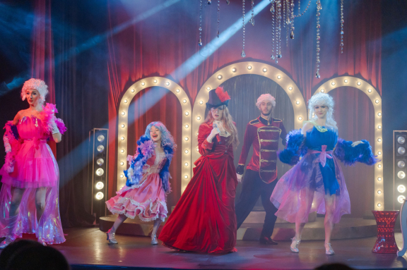 &laquo;&Kcy;&acy;&ncy;&Kcy;&acy;&ncy;&raquo; Cabaret-&Ncy;&ocy;&vcy;&ycy;&jcy; &gcy;&ocy;&dcy;&period; &Icy;&ncy;&tcy;&iecy;&rcy;&acy;&kcy;&tcy;&icy;&vcy;&ncy;&ycy;&jcy; &shcy;&ocy;&ucy;-&scy;&pcy;&iecy;&kcy;&tcy;&acy;&kcy;&lcy;&softcy;