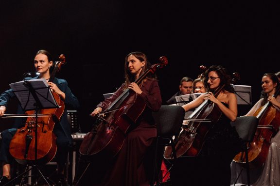 &laquo;&Rcy;&icy;&khcy;&tcy;&iecy;&rcy; & &Ecy;&jcy;&ncy;&acy;&ucy;&dcy;&icy;&colon; &ocy;&rcy;&kcy;&iecy;&scy;&tcy;&rcy;&ocy;&vcy;&ycy;&iecy; &ecy;&scy;&kcy;&icy;&zcy;&ycy;&raquo; - &Ocy;&rcy;&kcy;&iecy;&scy;&tcy;&rcy; "&Mcy;&ocy;&dcy;&iecy;&rcy;&ncy;"