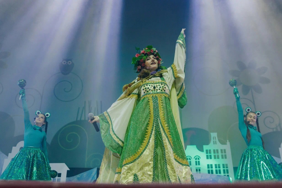 &Ncy;&ocy;&vcy;&ocy;&gcy;&ocy;&dcy;&ncy;&icy;&jcy; &mcy;&yucy;&zcy;&icy;&kcy;&lcy; "&Ncy;&ocy;&vcy;&ycy;&jcy; &gcy;&ocy;&dcy; &pcy;&ocy;-&ncy;&ocy;&vcy;&ocy;&mcy;&ucy;&colon; &tcy;&acy;&jcy;&ncy;&acy; &vcy;&ocy;&lcy;&shcy;&iecy;&bcy;&ncy;&ocy;&gcy;&ocy; &kcy;&rcy;&icy;&scy;&tcy;&acy;&lcy;&lcy;&acy;"