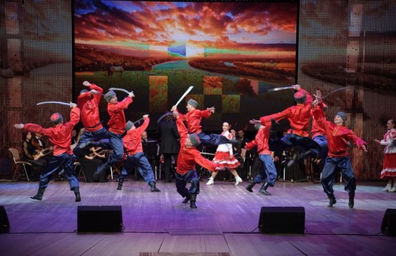 &Acy;&ncy;&scy;&acy;&mcy;&bcy;&lcy;&softcy; &pcy;&iecy;&scy;&ncy;&icy; &icy; &tcy;&acy;&ncy;&tscy;&acy; &laquo;&Dcy;&ocy;&ncy;&bcy;&acy;&scy;&scy;&raquo;