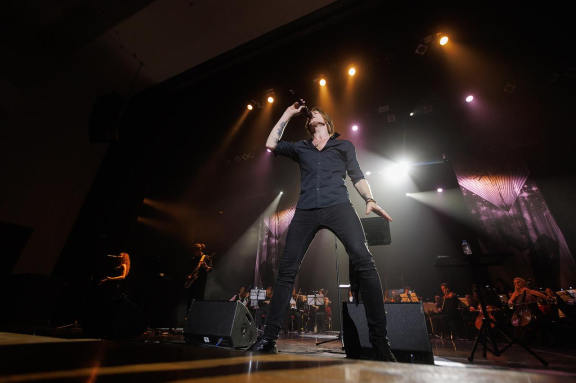 ХИТЫ STING С СИМФОНИЧЕСКИМ ОРКЕСТРОМ "DESERT ROSE SYMPHONY