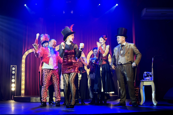 &laquo;&Kcy;&acy;&ncy;&Kcy;&acy;&ncy;&raquo; Cabaret-&Ncy;&ocy;&vcy;&ycy;&jcy; &gcy;&ocy;&dcy;&period; &Icy;&ncy;&tcy;&iecy;&rcy;&acy;&kcy;&tcy;&icy;&vcy;&ncy;&ycy;&jcy; &shcy;&ocy;&ucy;-&scy;&pcy;&iecy;&kcy;&tcy;&acy;&kcy;&lcy;&softcy;