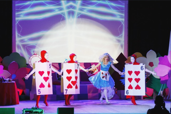 #сказкиудиви «Алиса в Новогодней стране чудес»