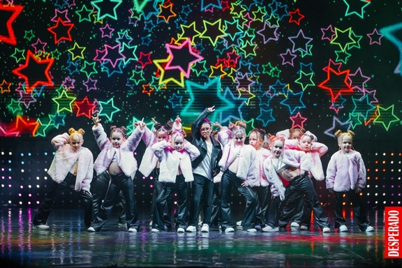 &Tcy;&acy;&ncy;&tscy;&iecy;&vcy;&acy;&lcy;&softcy;&ncy;&ocy;&iecy; &shcy;&ocy;&ucy; &ocy;&tcy; Dance Studio Star &laquo;&KHcy;&icy;&tcy;-&Pcy;&acy;&rcy;&acy;&dcy; &Zcy;&vcy;&iocy;&zcy;&dcy;&raquo;