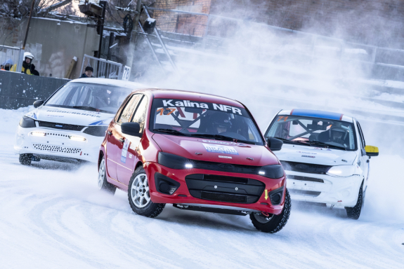 Автомобильное ледовое шоу «Трек-400». Ледовая гонка