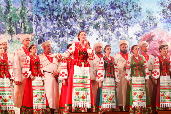 &Ncy;&acy;&mcy; - 215 &lcy;&iecy;&tcy;