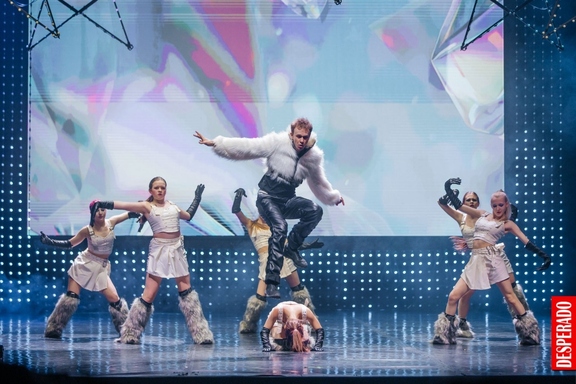 &Tcy;&acy;&ncy;&tscy;&iecy;&vcy;&acy;&lcy;&softcy;&ncy;&ocy;&iecy; &shcy;&ocy;&ucy; &ocy;&tcy; Dance Studio Star &laquo;&KHcy;&icy;&tcy;-&Pcy;&acy;&rcy;&acy;&dcy; &Zcy;&vcy;&iocy;&zcy;&dcy;&raquo;