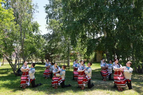 &Acy;&lcy;&tcy;&acy;&jcy;&scy;&kcy;&acy;&yacy; &fcy;&icy;&lcy;&acy;&rcy;&mcy;&ocy;&ncy;&icy;&yacy; &acy;&ncy;&scy;&acy;&mcy;&bcy;&lcy;&softcy; "&Ocy;&gcy;&ocy;&ncy;&softcy;&kcy;&icy;"&period; "&Rcy;&ucy;&scy;&scy;&kcy;&acy;&yacy; &scy;&yucy;&icy;&tcy;&acy;"