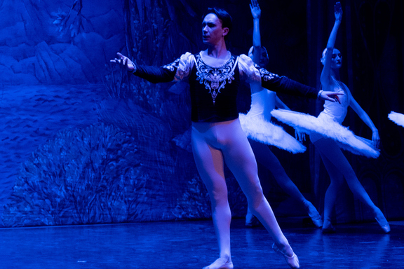 &Bcy;&acy;&lcy;&iecy;&tcy; "&Lcy;&iecy;&bcy;&iecy;&dcy;&icy;&ncy;&ocy;&iecy; &ocy;&zcy;&iecy;&rcy;&ocy;"