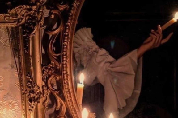 Ночь. Театр. Детектив.