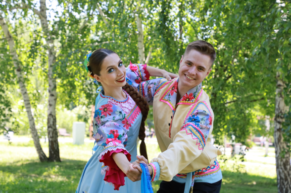 &Acy;&lcy;&tcy;&acy;&jcy;&scy;&kcy;&acy;&yacy; &fcy;&icy;&lcy;&acy;&rcy;&mcy;&ocy;&ncy;&icy;&yacy; &acy;&ncy;&scy;&acy;&mcy;&bcy;&lcy;&softcy; "&Ocy;&gcy;&ocy;&ncy;&softcy;&kcy;&icy;"&period; "&Rcy;&ucy;&scy;&scy;&kcy;&acy;&yacy; &scy;&yucy;&icy;&tcy;&acy;"