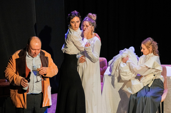 "&Kcy;&tcy;&ocy; &ucy;&bcy;&icy;&lcy; &Pcy;&acy;&tcy;&rcy;&icy;&kcy;&acy;&quest;"&period; &Kcy;&ocy;&mcy;&iecy;&dcy;&icy;&jcy;&ncy;&ycy;&jcy; &dcy;&iecy;&tcy;&iecy;&kcy;&tcy;&icy;&vcy;&period;