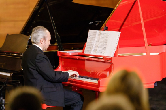 &Icy; &kcy;&lcy;&acy;&scy;&scy;&icy;&kcy;&acy;&comma; &icy; &dcy;&zhcy;&acy;&zcy;&period; 8 &rcy;&ocy;&yacy;&lcy;&iecy;&jcy; &Acy;&rcy;&tcy;-&Lcy;&icy;&gcy;&icy;&period; &Scy;&ocy;&lcy;&softcy;&ncy;&ocy;&period; &Pcy;&rcy;&iecy;&dcy;&scy;&tcy;&acy;&vcy;&lcy;&yacy;&iecy;&mcy; &kcy;&acy;&zhcy;&dcy;&ycy;&jcy;