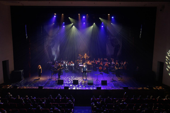 ХИТЫ STING С СИМФОНИЧЕСКИМ ОРКЕСТРОМ "DESERT ROSE SYMPHONY