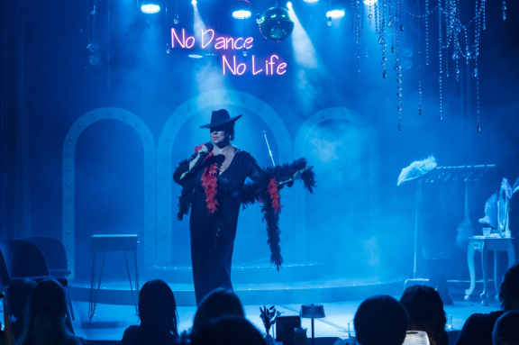 СТРИПТИЗЕР ПОД ПРИЦЕЛОМ. ДЕЖАВЮ. Музыкальная комедия