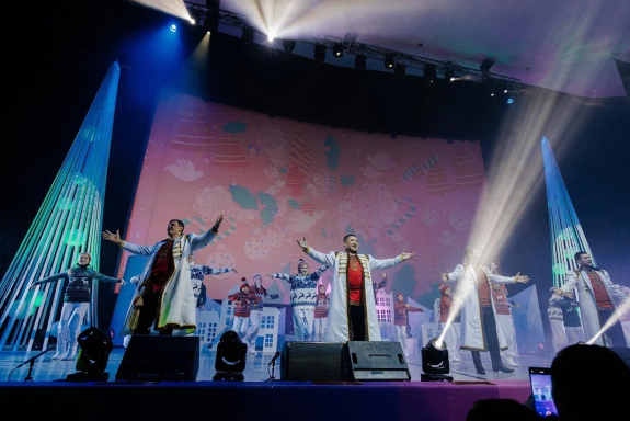 &Ncy;&ocy;&vcy;&ocy;&gcy;&ocy;&dcy;&ncy;&icy;&jcy; &mcy;&yucy;&zcy;&icy;&kcy;&lcy; "&Ncy;&ocy;&vcy;&ycy;&jcy; &gcy;&ocy;&dcy; &pcy;&ocy;-&ncy;&ocy;&vcy;&ocy;&mcy;&ucy;&colon; &tcy;&acy;&jcy;&ncy;&acy; &vcy;&ocy;&lcy;&shcy;&iecy;&bcy;&ncy;&ocy;&gcy;&ocy; &kcy;&rcy;&icy;&scy;&tcy;&acy;&lcy;&lcy;&acy;"