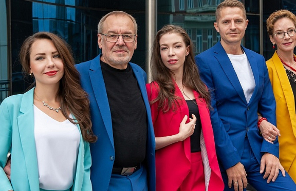 &Tcy;&ocy;&lcy;&softcy;&kcy;&ocy; &khcy;&icy;&tcy;&ycy;&excl;