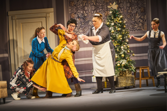 ПРЕМЬЕРА Восемь любящих женщин